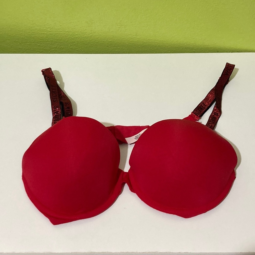 Victoria's Secret Vibrant Red T-Shirt Bra